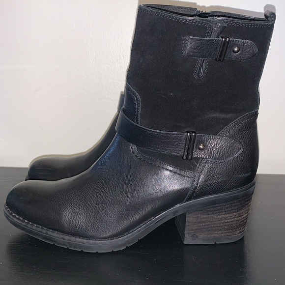 Clarks Leather and Suede Stacked Heel Boots. Size 10. - Picture 2 of 13